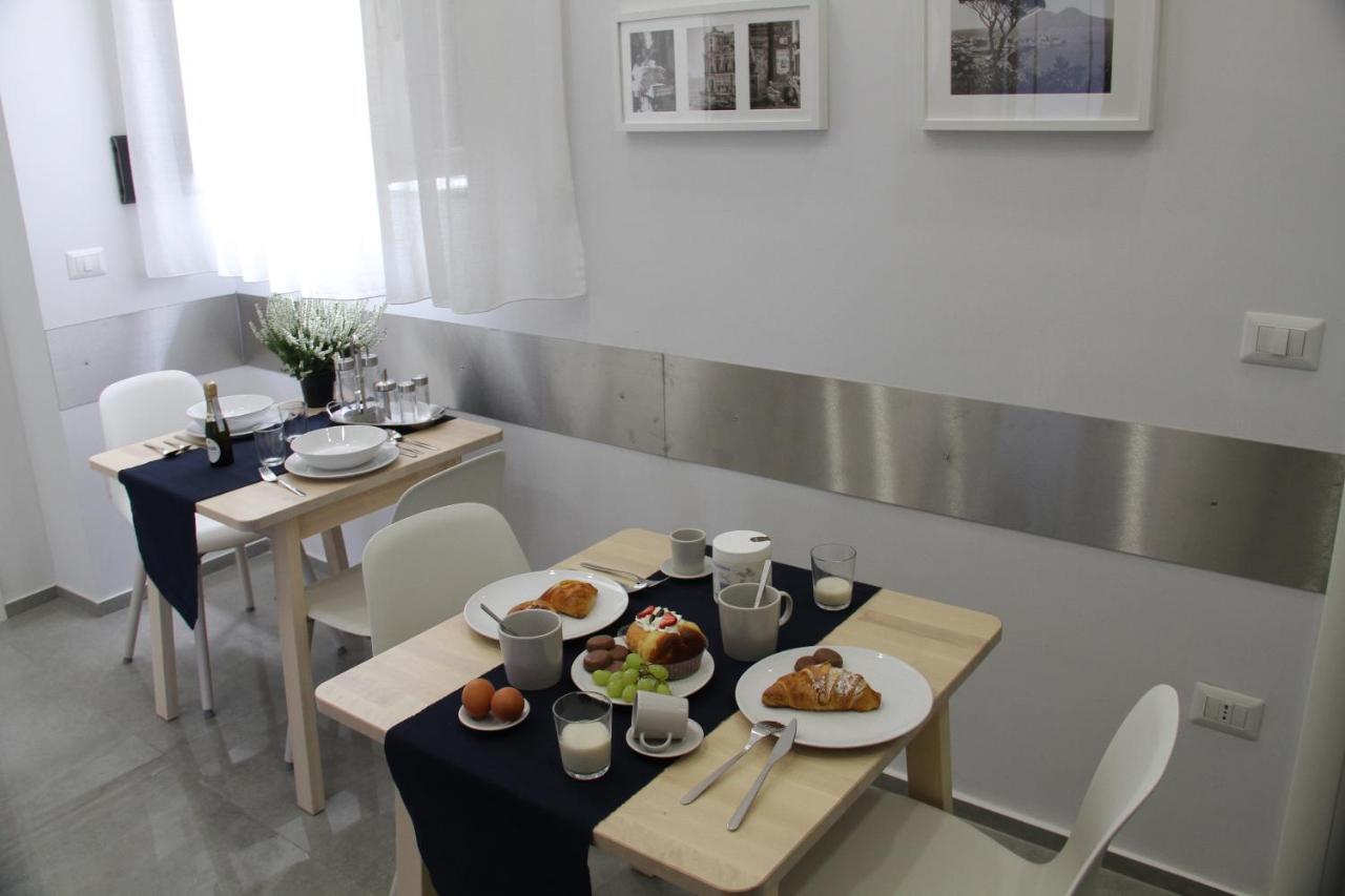 Casa Franzese Acomodação com café da manhã Nápoles Exterior foto