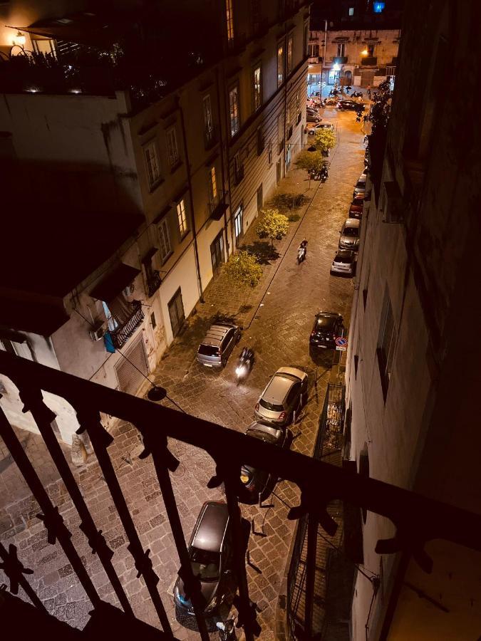 Casa Franzese Acomodação com café da manhã Nápoles Exterior foto
